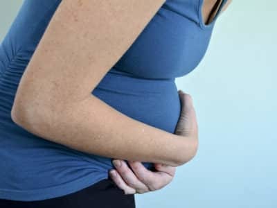 Почему болит мочевой пузырь при беременности: рези, дискомфорт, неприятные ощущения