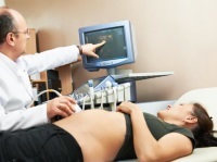 Песок в почках при беременности: причины, симптомы и лечение