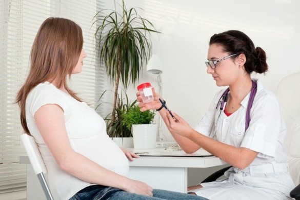 Кровь в моче у беременной женщины: причины, лечение, меры профилактики