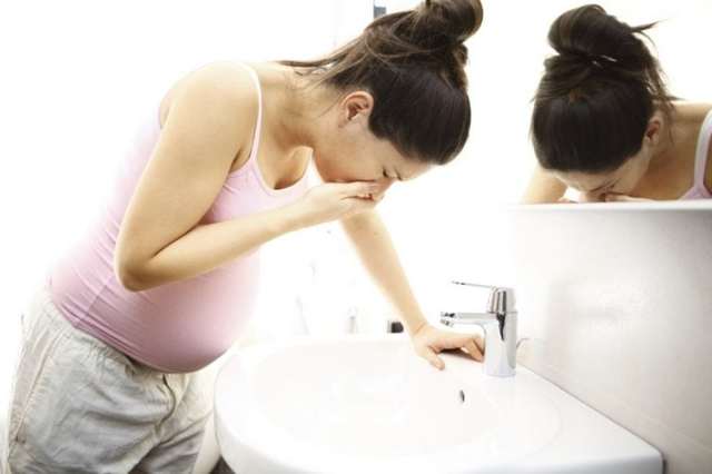 Повышенный ацетон в моче при беременности: причины, чем опасен, как снизить