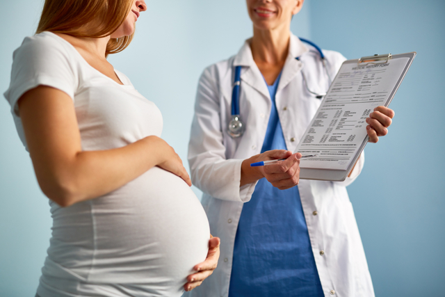 Запах и цвет мочи при беременности на ранних сроках: норма, причины изменения