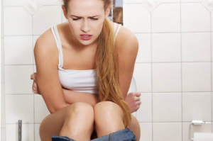 Боль при мочеиспускании у женщин: причины, симптомы, лечение медикаментами и народные средства
